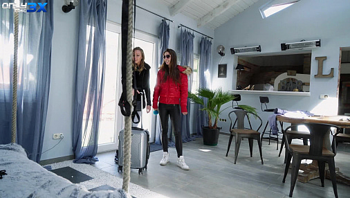 only3xlost_mia_evans_nilla_black_0008